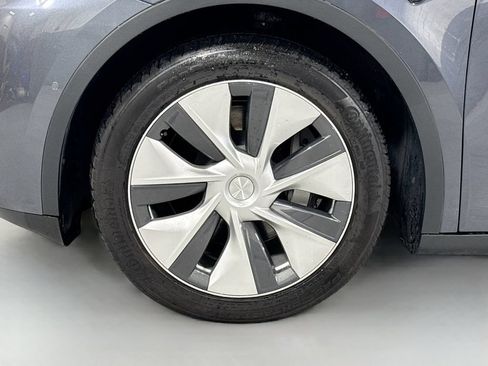 Used 2022 Tesla Model Y Long Range AWD/4WD image 10