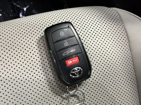 Used 2024 Toyota Grand Highlander AWD Hybrid image 21