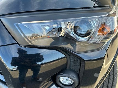 Used 2021 Toyota 4Runner Venture image 9