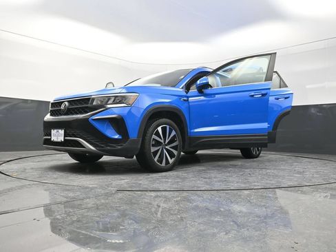 Used 2023 Volkswagen Taos SE FWD image 33
