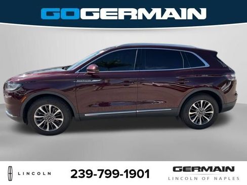 Used 2022 Lincoln Nautilus FWD w/ Premium Package image 3