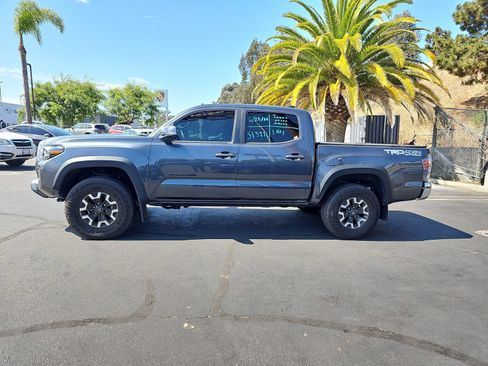 Used 2023 Toyota Tacoma TRD Off-Road w/ Black Out Package (TMS) AWD/4WD image 4