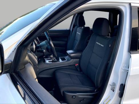 Used 2021 Jeep Grand Cherokee Freedom Edition RWD image 8