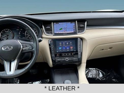 Certified 2019 INFINITI QX50 Luxe w/ Navigation Package AWD/4WD image 9