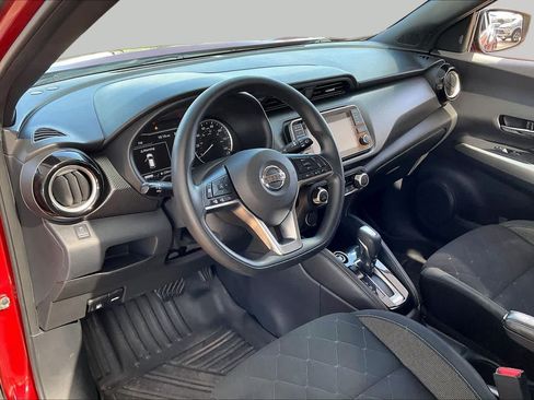 Used 2019 Nissan Kicks SV FWD image 17