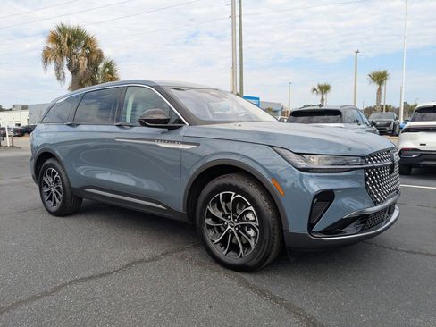 New 2026 Lincoln Nautilus Premier image 2