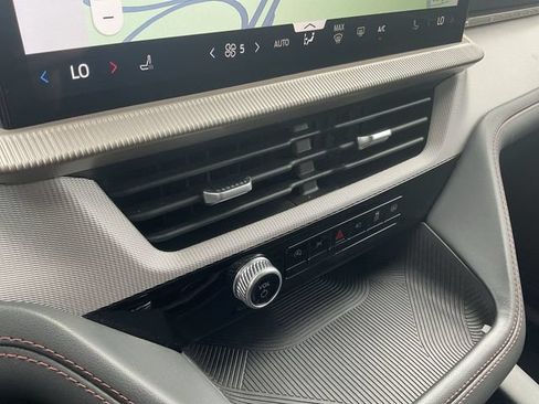 Certified 2025 Ford Explorer Active AWD/4WD image 20