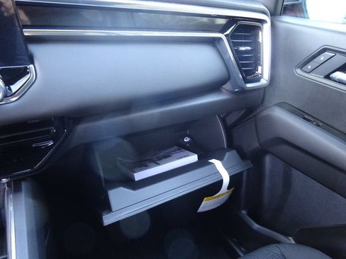 New 2026 GMC Canyon Elevation w/ Convenience Package RWD image 27