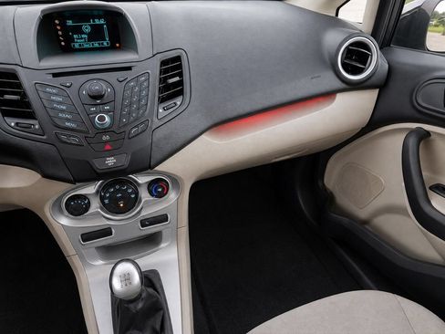 Used 2014 Ford Fiesta SE FWD image 21