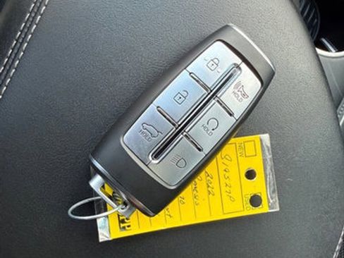 Used 2022 Genesis GV70 3.5T Sport image 31