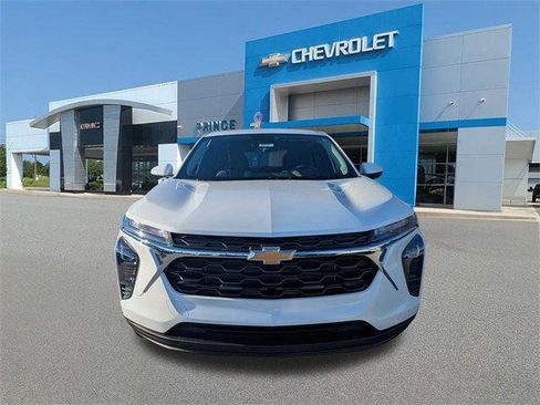 New 2026 Chevrolet Trax LS w/ LS Convenience Package image 10