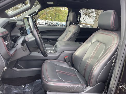 Used 2022 Ford Expedition Max Limited image 18