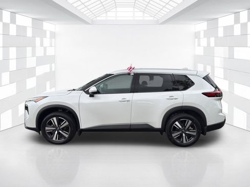 Certified 2024 Nissan Rogue SL FWD image 4