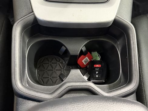 Used 2019 Toyota RAV4 XLE w/ Convenience Package FWD image 24
