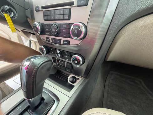 Used 2011 Ford Fusion SEL FWD image 25