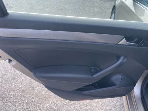 Used 2015 Volkswagen Passat 1.8T SE image 20