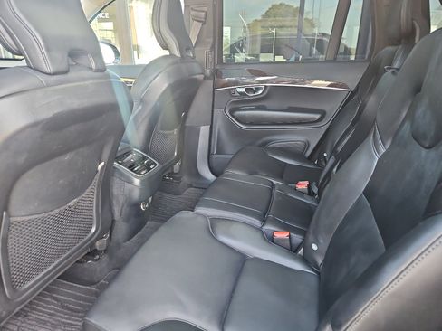 Used 2019 Volvo XC90 T5 Momentum w/ Multimedia Package image 20