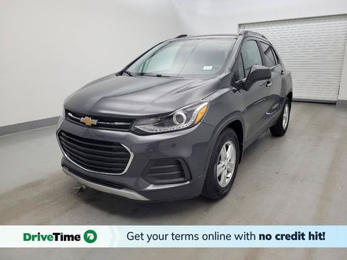 Used 2020 Chevrolet Trax LT w/ Driver Confidence Package FWD image 1
