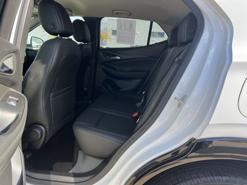 Used 2024 Buick Encore GX Sport Touring image 9