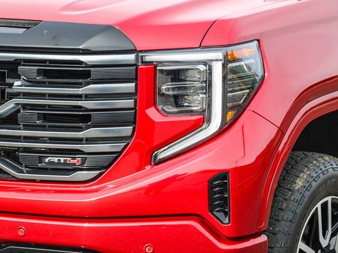 Used 2025 GMC Sierra 1500 AT4 w/ AT4 Premium Package image 8