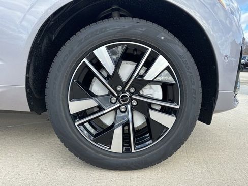 New 2026 Volvo XC60 B5 Plus w/ Climate Package image 9