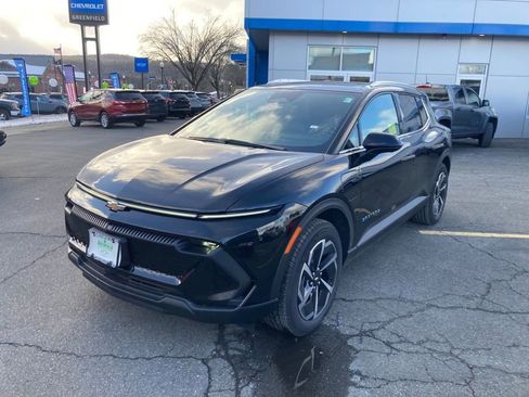 New 2026 Chevrolet Equinox EV LT AWD/4WD image 3