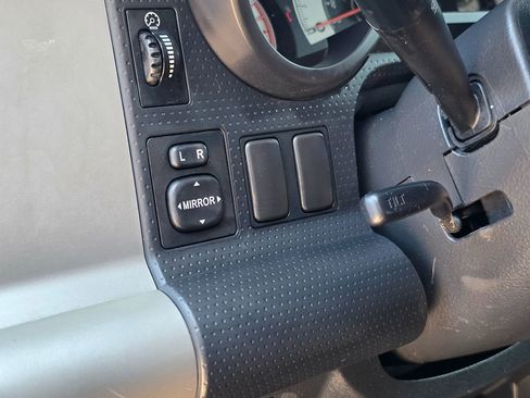 Used 2007 Toyota FJ Cruiser 4WD image 46