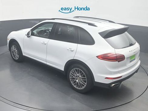 Used 2016 Porsche Cayenne w/ Premium Package AWD/4WD image 22