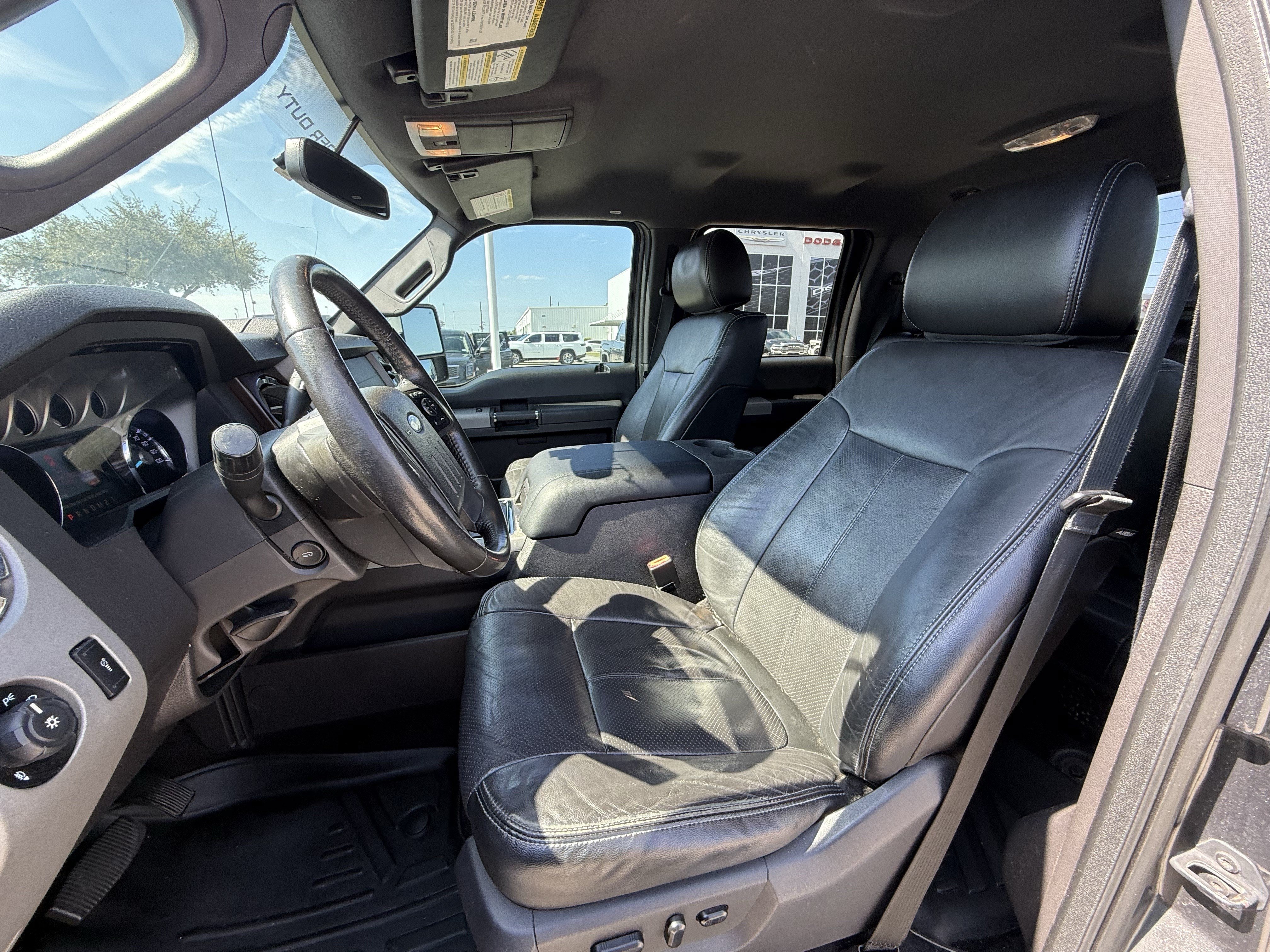 Used 2015 Ford F250 Lariat w/ Lariat Interior Package AWD/4WD image 24