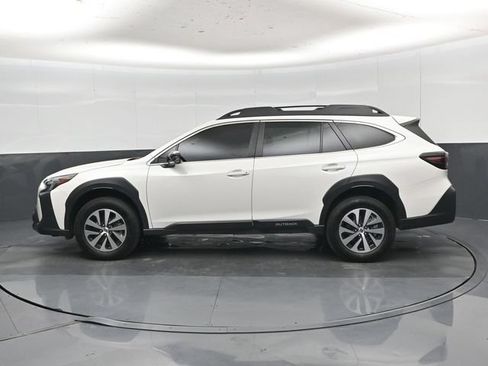 Used 2025 Subaru Outback Premium AWD/4WD image 33