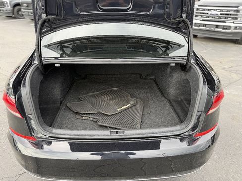 Used 2020 Volkswagen Passat 2.0T SE image 6