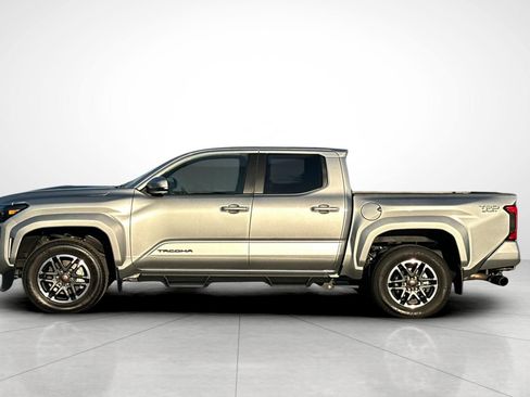 Used 2024 Toyota Tacoma TRD Sport image 25