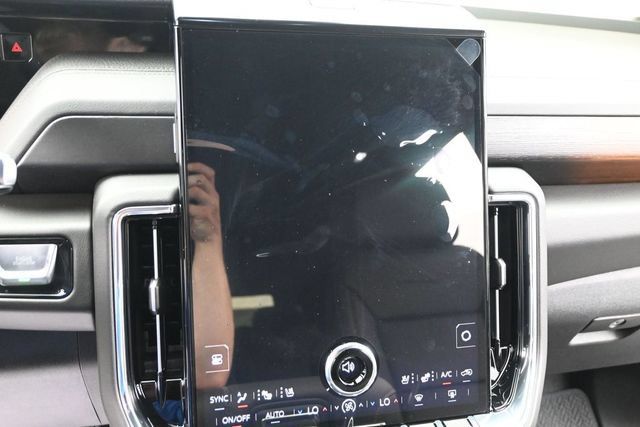 New 2026 GMC Yukon Denali w/ Advanced Technology Package AWD/4WD image 24