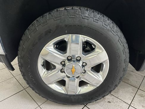 Certified 2023 Chevrolet Silverado 2500 LTZ w/ LTZ Premium Package image 20