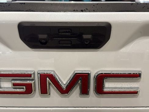 New 2026 GMC Sierra 1500 SLT AWD/4WD image 9
