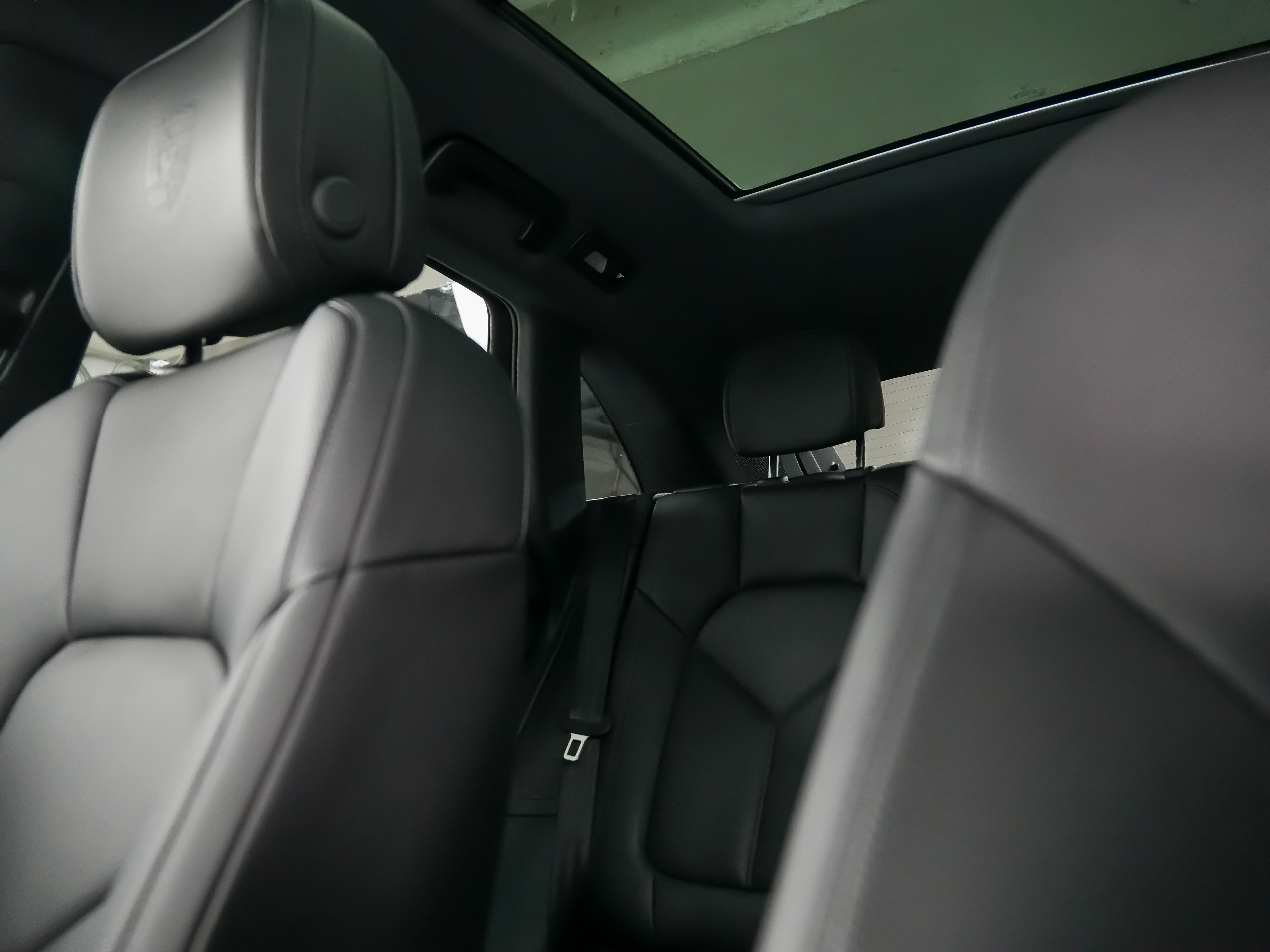 Certified 2026 Porsche Macan AWD/4WD image 36