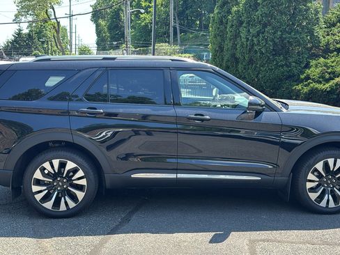Certified 2025 Ford Explorer Platinum w/ LUX Leather Package AWD/4WD image 11