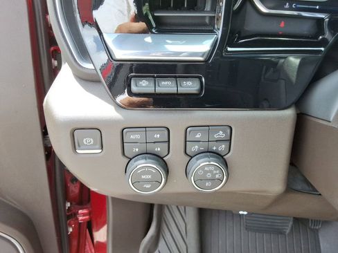 Certified 2024 Chevrolet Silverado 1500 LTZ w/ LTZ Premium Package image 39