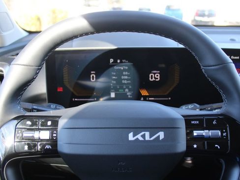 New 2026 Kia Sorento LX FWD image 25