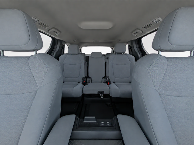 Used 2025 Toyota Sienna LE FWD image 6