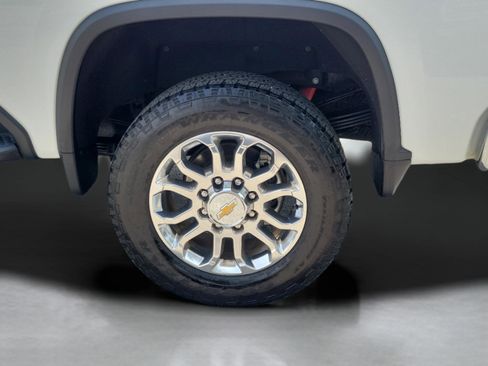 Used 2025 Chevrolet Silverado 2500 LTZ w/ LTZ Premium Package AWD/4WD image 32