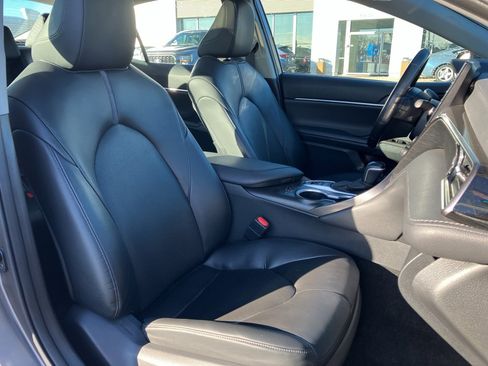 Used 2021 Toyota Camry XLE w/ Navigation Package image 36