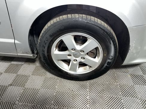 Used 2012 Dodge Grand Caravan SXT image 10