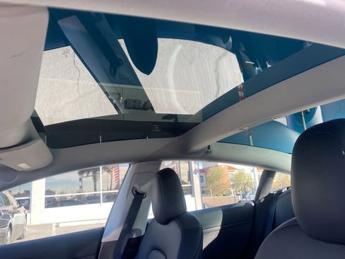 Used 2022 Tesla Model 3 image 14