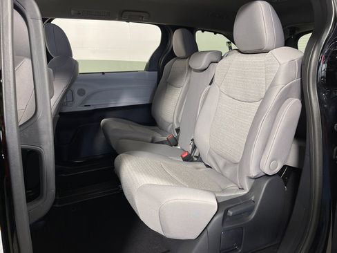 New 2026 Toyota Sienna LE image 13