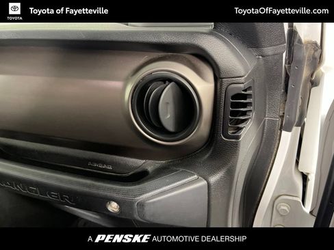 Used 2020 Jeep Wrangler Sport AWD/4WD image 15