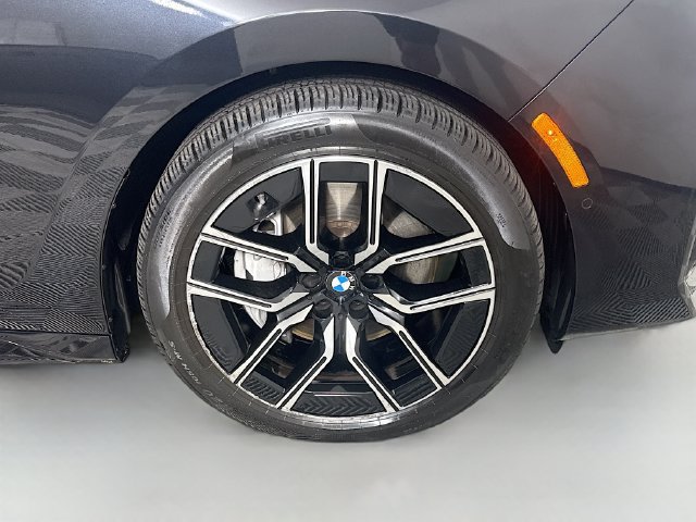 Used 2026 BMW 740i xDrive AWD/4WD image 31