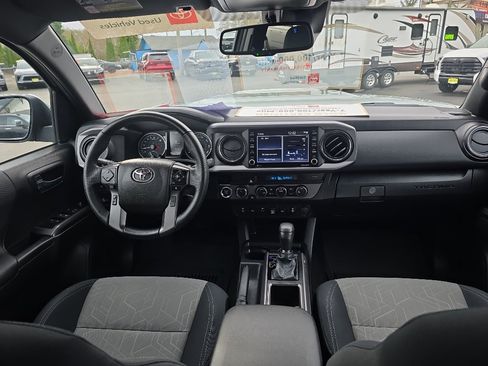 Certified 2022 Toyota Tacoma TRD Sport image 18