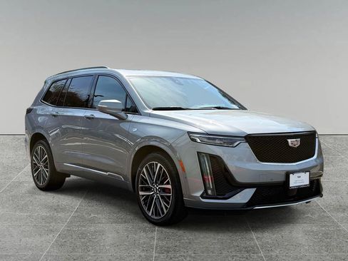 Used 2025 Cadillac XT6 Sport w/ Platinum Package AWD/4WD image 9
