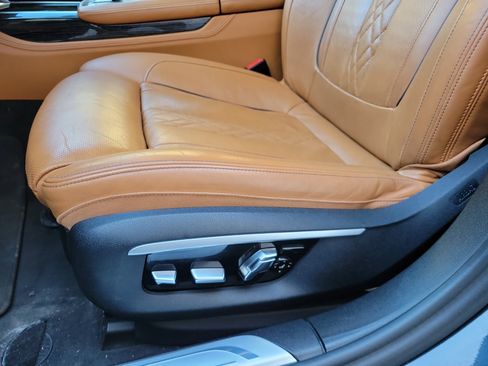 Used 2017 BMW 750i xDrive image 13